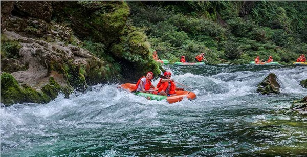 黃龍洞、天門仙山、猛洞河、鳳凰古城“湘西神秘之旅”5日游